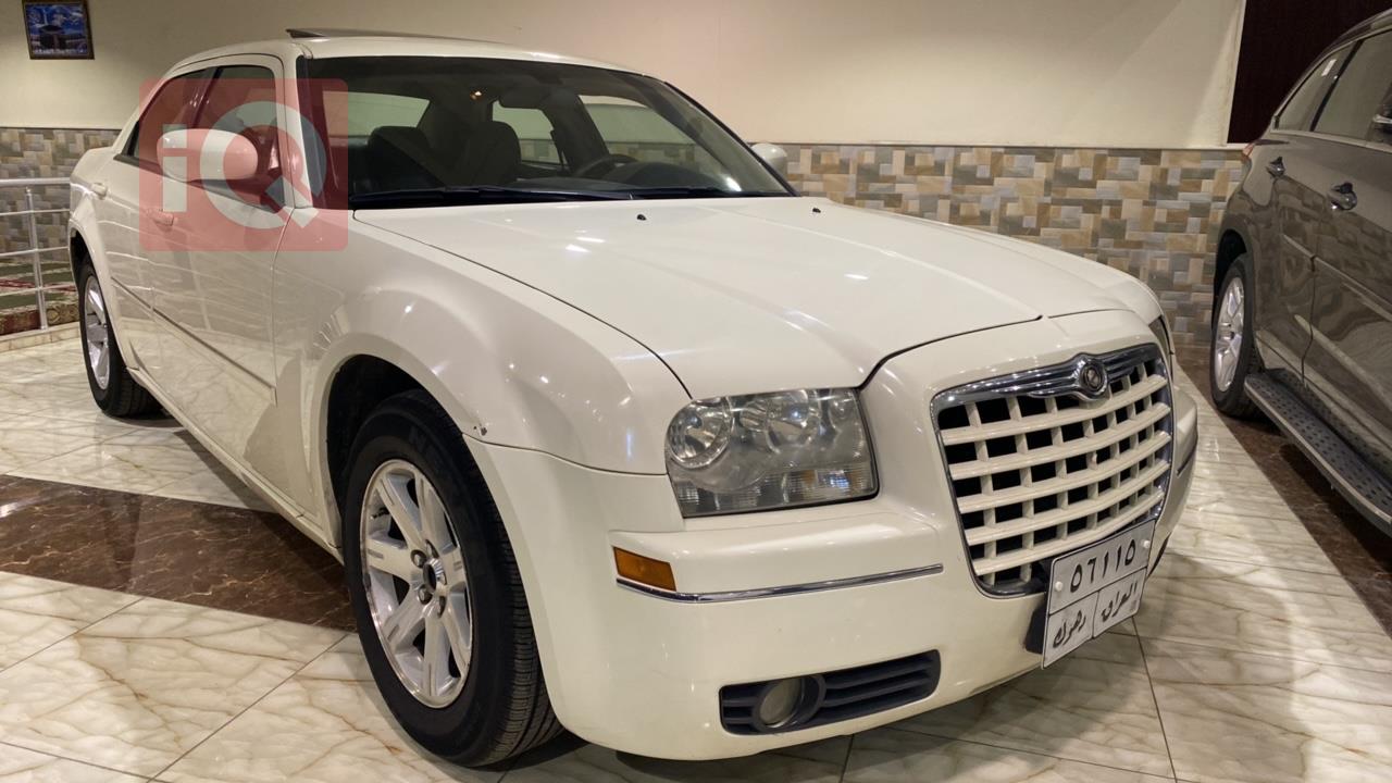 كرايسلر 300